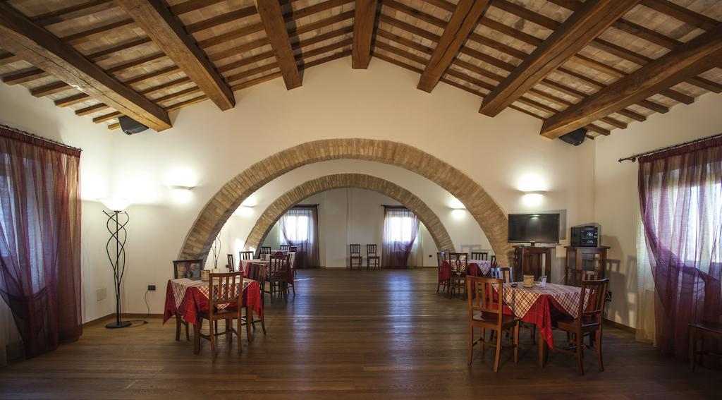 Il Ristoro Del Viandante Hotel Offagna Luaran gambar