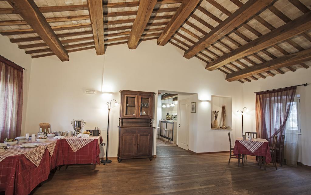 Il Ristoro Del Viandante Hotel Offagna Luaran gambar