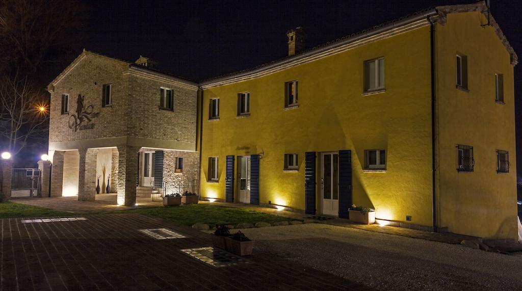 Il Ristoro Del Viandante Hotel Offagna Luaran gambar